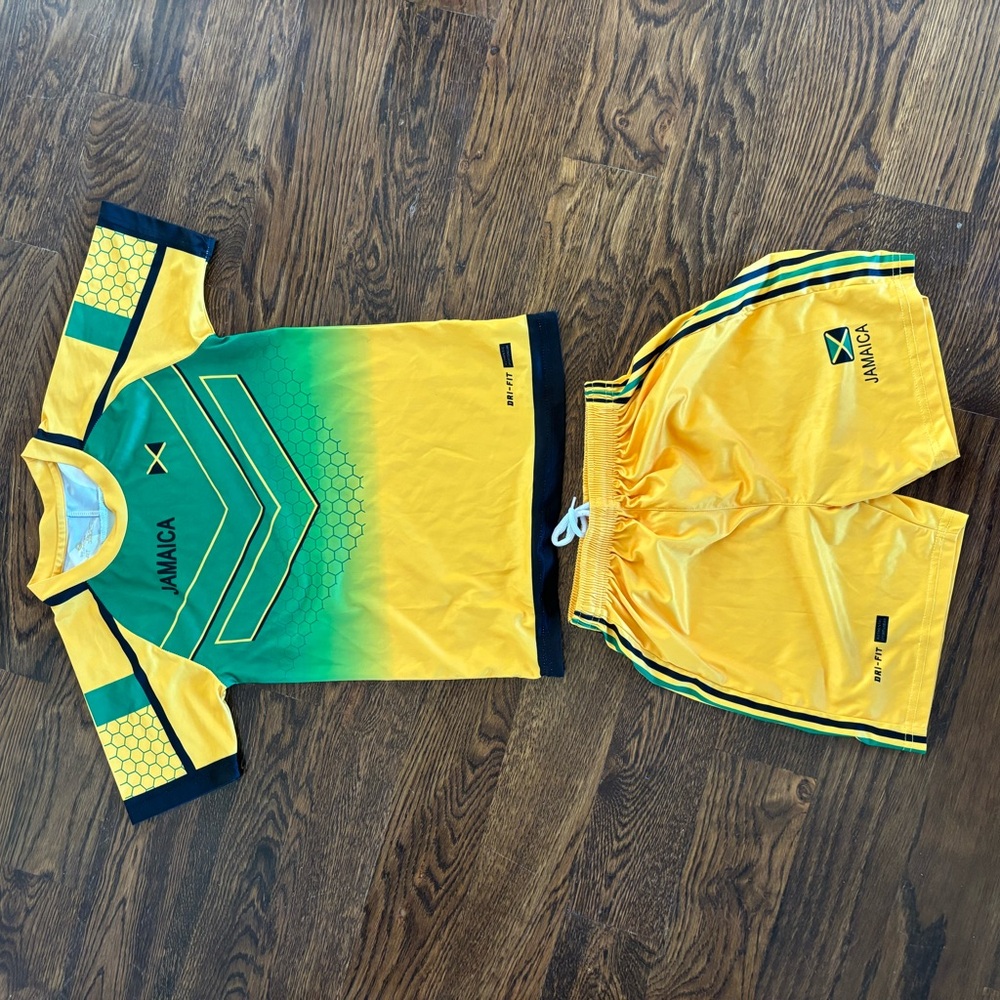 Nike Kids Jersey Set - Green and Yellow